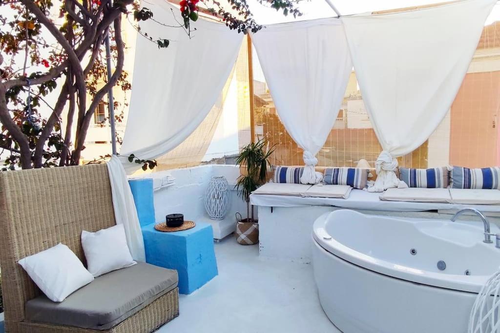 Town House With Rooftop Jacuzzi Rhodes City Kültér fotó